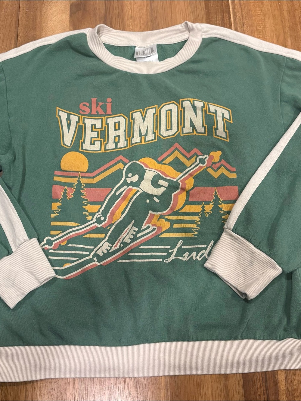 Ski Vermont Retro Graphic Crewneck Sweatshirt Small